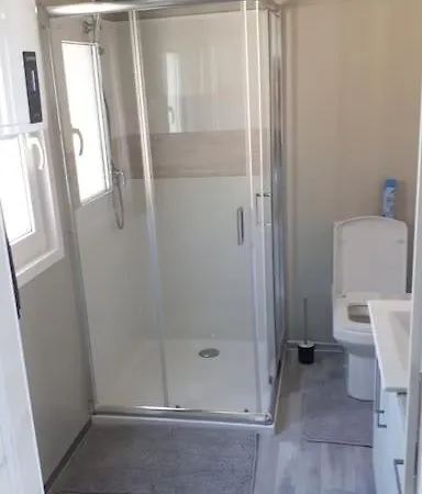 샬레 Mobilehome In With Wonderful Seaview 드라게